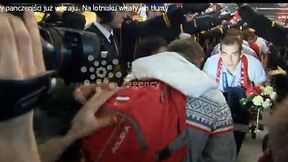 Polscy panczeniści już w kraju. Na lotnisku witały ich tłumy (wideo)