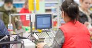 Ile zarabiają pracownicy Biedronki i Lidla? Wypłynęły dane