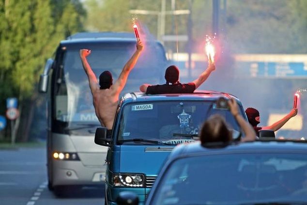 Tak kibice witali drużynę wracającą ze zgrupowania (fot. B. Wutke)