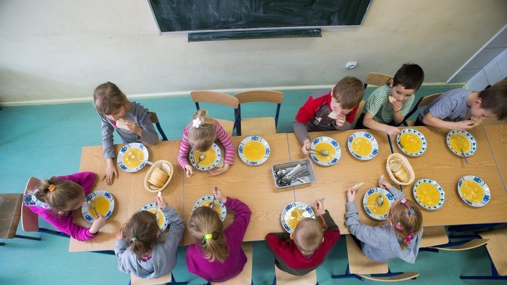 Po 1 września 2019 w szkołach podstawowych będzie musiała być jadalnia.