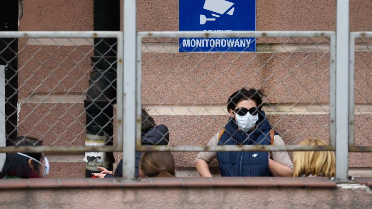 Koronawirus. Coraz więcej osób zakażonych w naszym kraju