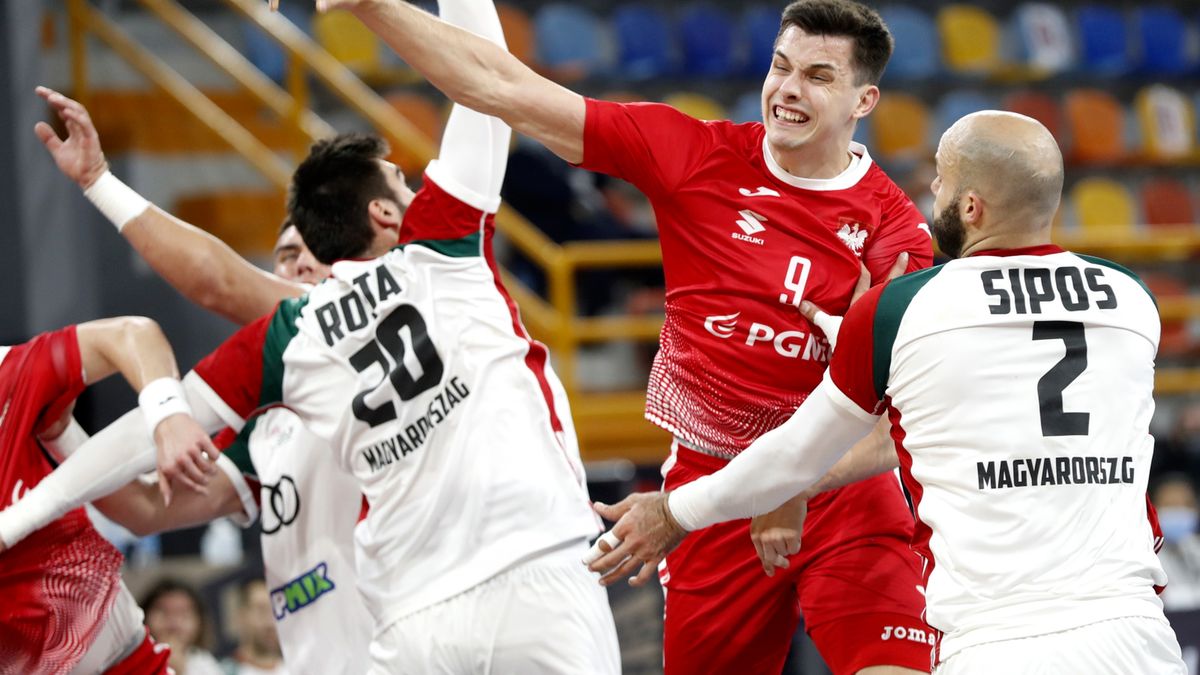 PAP/EPA / Petr David Josek / Na zdjęciu: Szymon Sićko (w środku)