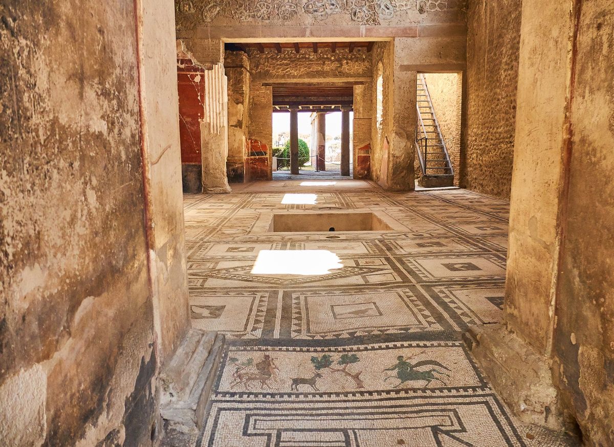Uszkodził zabytkową mozaikę w Pompejach, bo chciał mieć lepsze ujęcie