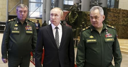 Gierasimow pojawił się na froncie. "Nie w nagrodę, Putin go ukarał"