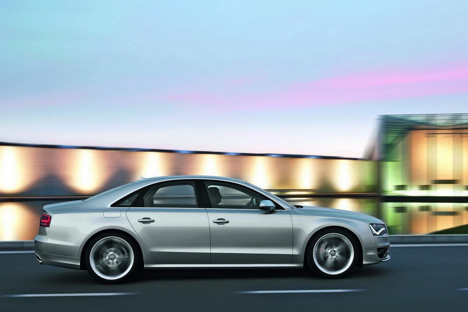 Audi-S8