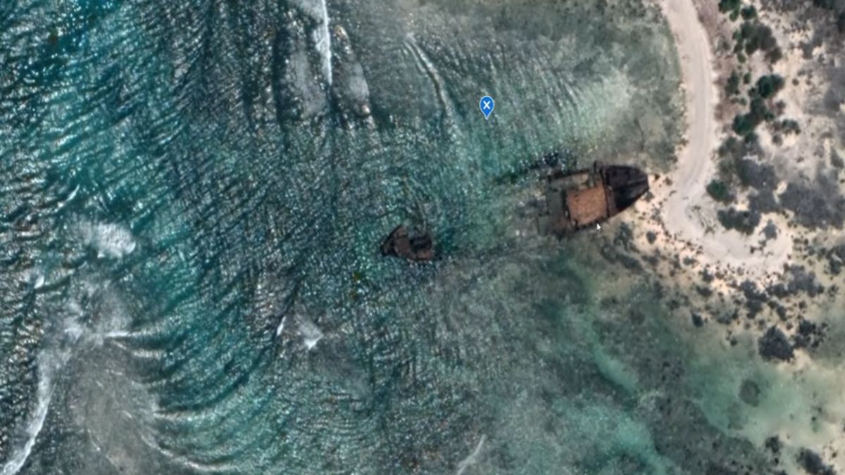 Mapy Google. Brzeg wyspa Sentinel Północny.