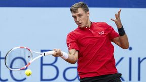 Młody Serb wykorzystał szansę. Wygrał przy wsparciu Novaka Djokovicia
