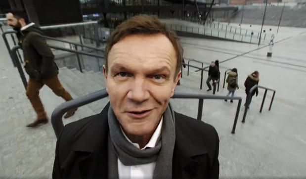 Cezary Pazura znowu przeklina. Łódź może być z siebie dumna