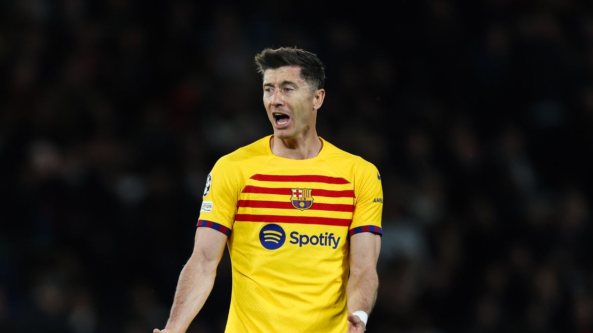 Robert Lewandowski of FC Barcelona is playing in the UEFA Champions League quarter-final first leg match between Paris Saint-Germain (PSG) and FC Barcelona at Parc des Princes Stadium in Paris, France, on April 10, 2024. (Photo by Ibrahim Ezzat/NurPhoto via Getty Images)