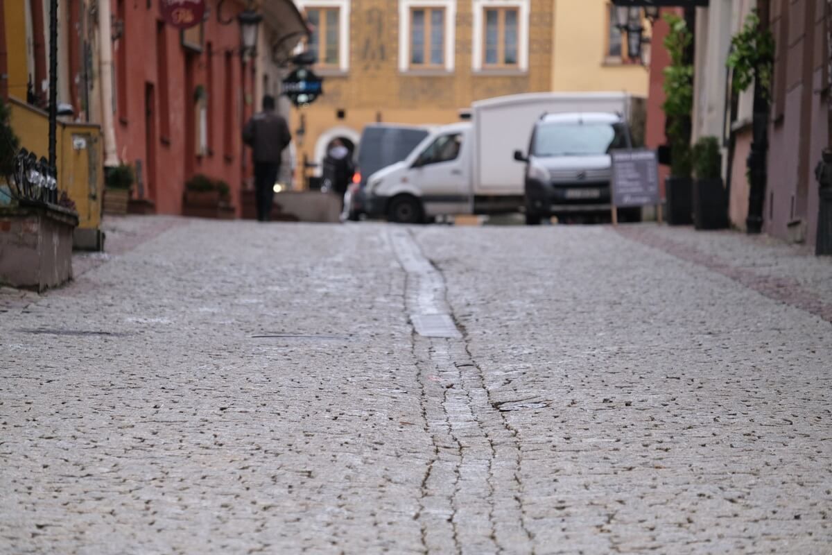 Szykują się zmiany na Starym Mieście. Będzie łatwiej poruszać się rodzicom z wózkami, niepełnosprawnym i kobietom w szpilkach