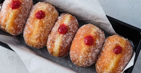 Najlepsze pączki pod słońcem. Przepis, który zawsze się udaje