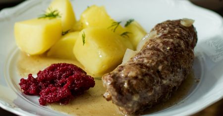 Przygotuj zrazy w takim wydaniu. Aromat będzie unosił się po całym domu