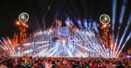 Gwiazdy zignorowały "Sylwester Marzeń"? Impreza świeciła pustkami