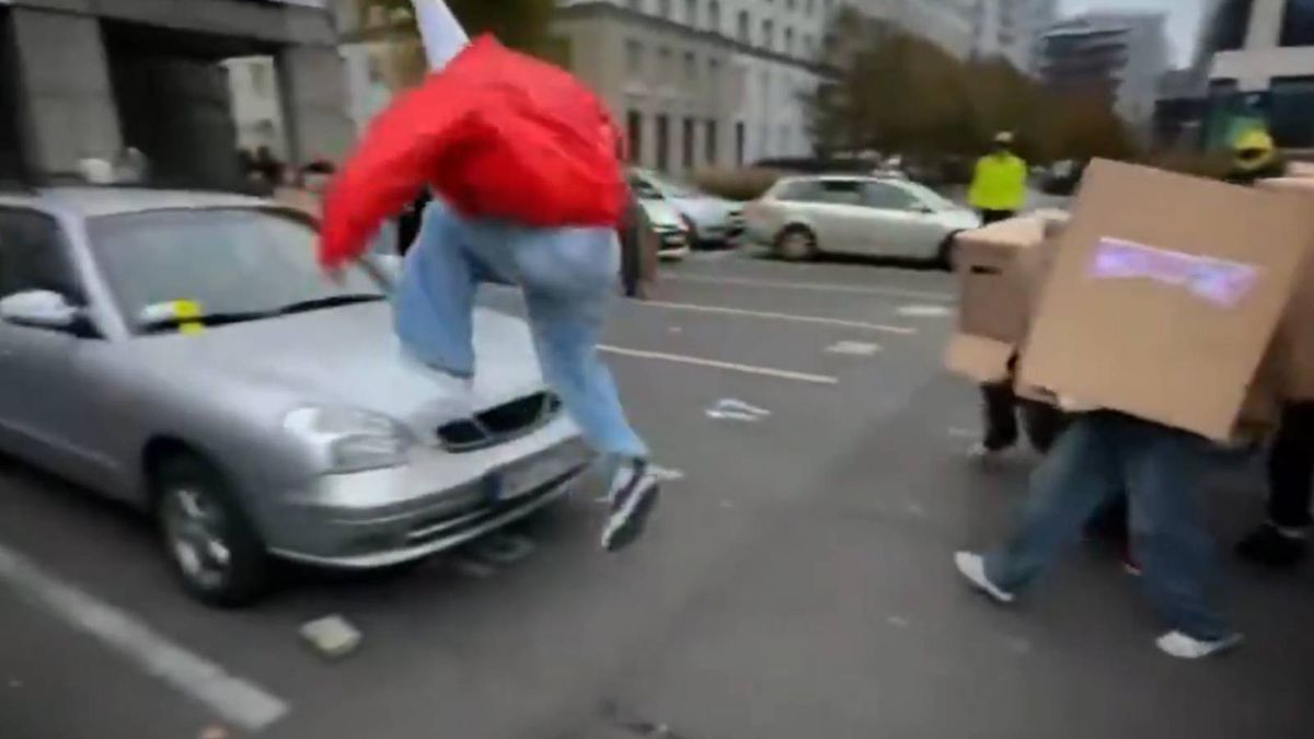 "Crawly" dał "popis" w Warszawie. Jest reakcja policji.