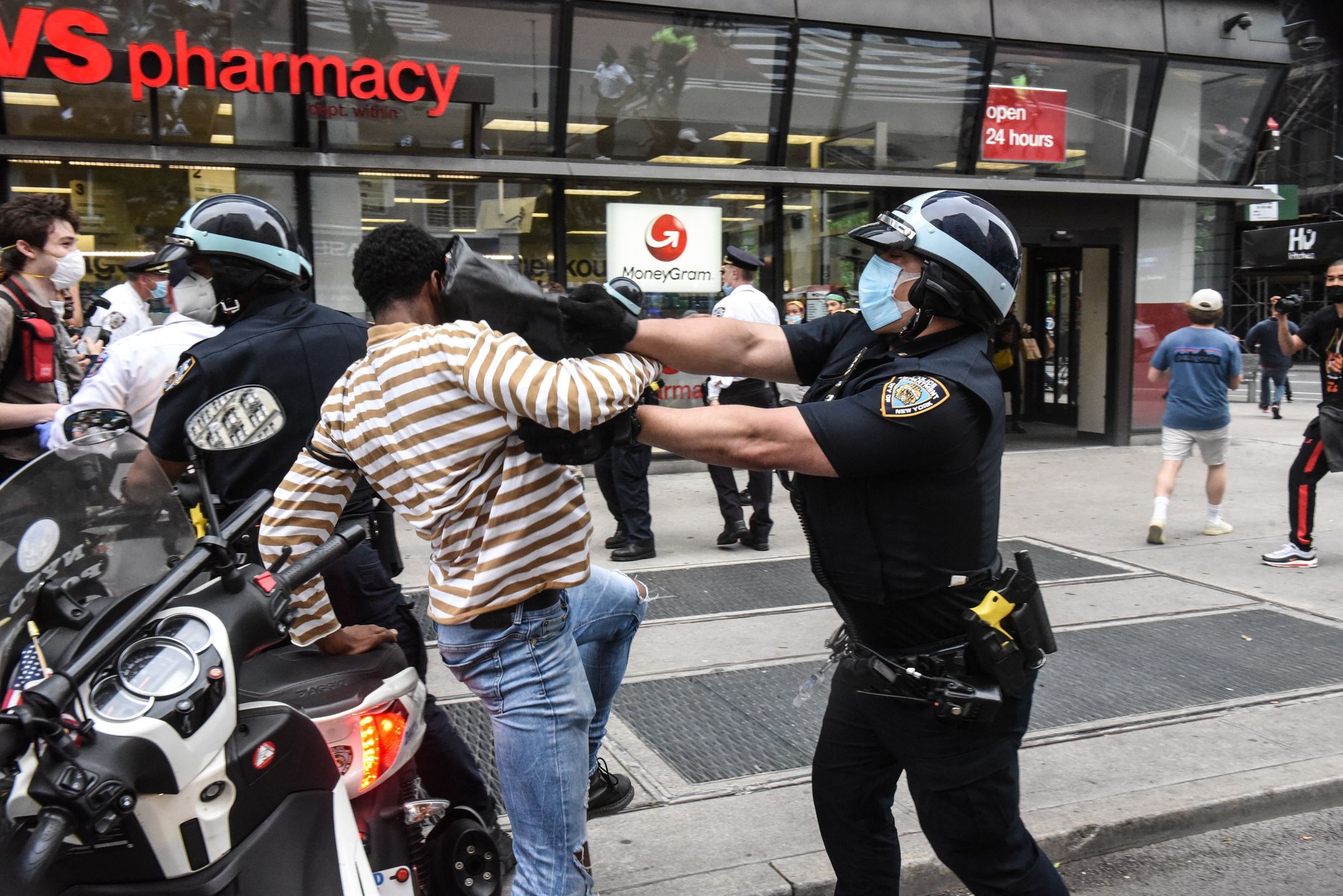 Protesty i zamieszki w USA
