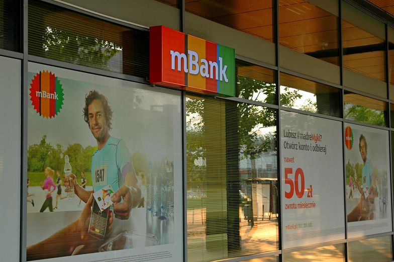 mBank (dawniej BRE Bank) należy do czołówki uniwersalnych banków komercyjnych w Polsce.