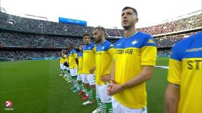 Antywojenne koszulki piłkarzy Betisu przed meczem Ligi Europy