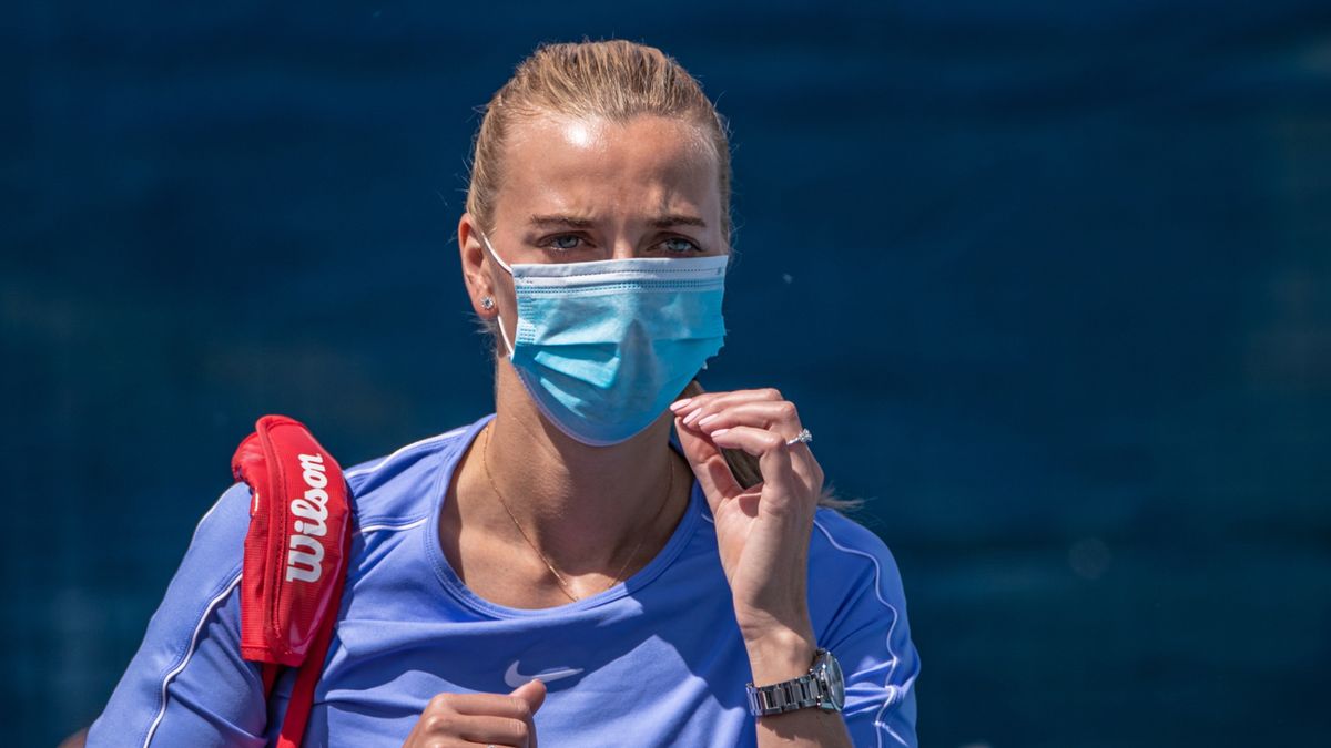Petra Kvitova wchodząca na kort przed meczem w ramach turnieju w Pradze