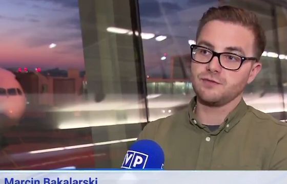 Dziennikarz TVP i były działacz PiS w „Wiadomościach” jako pierwszy Polak lecący do USA bez wizy. Olechowski: to nie ustawka
