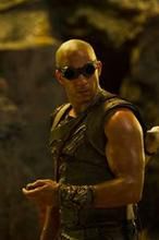 ''Riddick'': Vin Diesel walczy na obcej planecie [wideo]