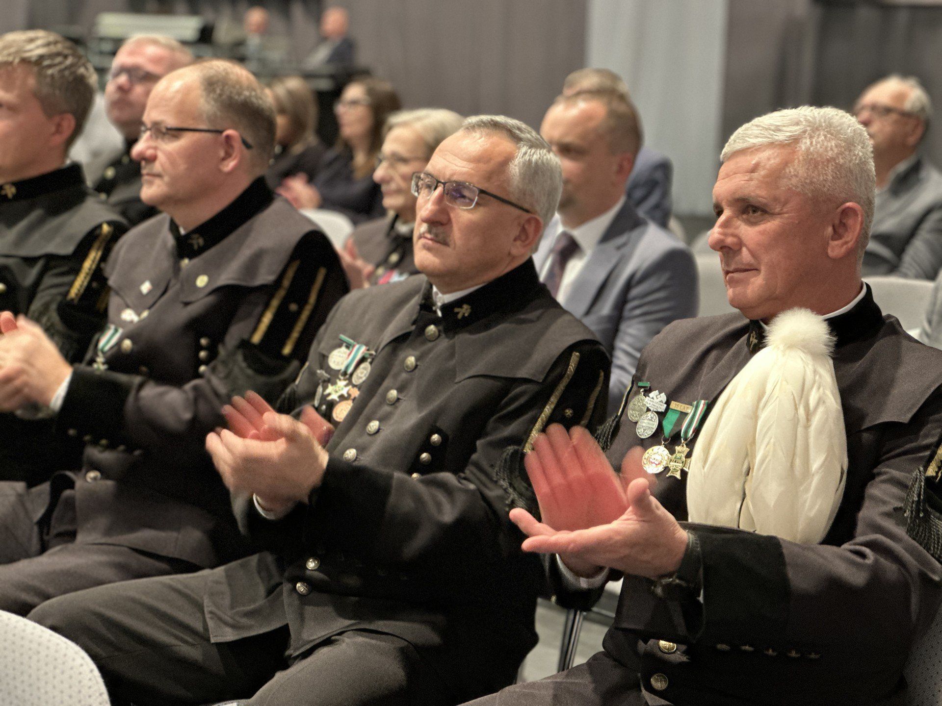 Barbórka 2025 w Bełchatowie. Spotkanie z jubilatami, emerytami, rencistami i wyróżnionymi pracownikami kopalni Bełchatów