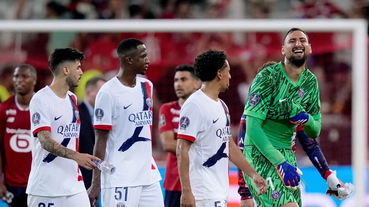 Zdjęcie okładkowe artykułu: Getty Images / Geert van Erven/Soccrates / Na zdjęciu: Piłkarze Paris Saint-Germain. Pierwszy z prawej Gianluigi Donnarumma.