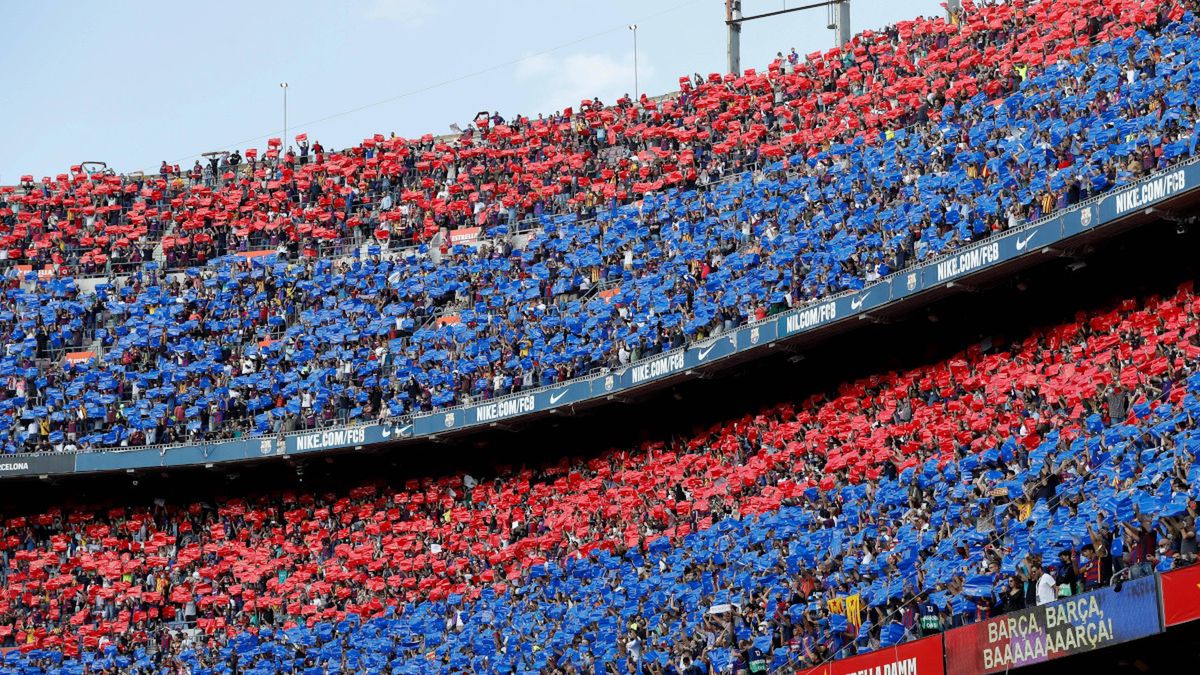 PAP/EPA / Na zdjęciu: kibice FC Barcelona