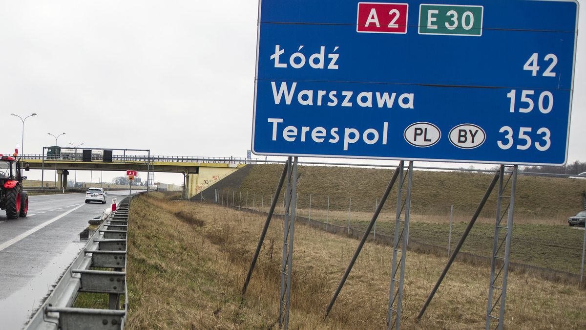 WARTKOWICE, WARTKOWCIE, LODZ VOIVODESHIP, POLAND - 2024/03/11: Numerous tractors block the A2 motorway both ways near Wartkowice during the demonstration. Following failed negotiation with the Government to reach an agreement, from Monday until Wednesday, farmers decided to block roads in Poland, including the A2 motorway connecting eastern Poland with western Poland. The protest began on Monday morning, traffic on the A2 highway is completely blocked in both directions - Poznan (and the German border), and Warsaw.Farmers have two demands in particular: limiting the inflow of agricultural and food products to Poland from Ukraine and solving the issue of the entire green deal. Protesters say that absolutely nothing has been done when it comes to these two issues. (Photo by Attila Husejnow/SOPA Images/LightRocket via Getty Images)