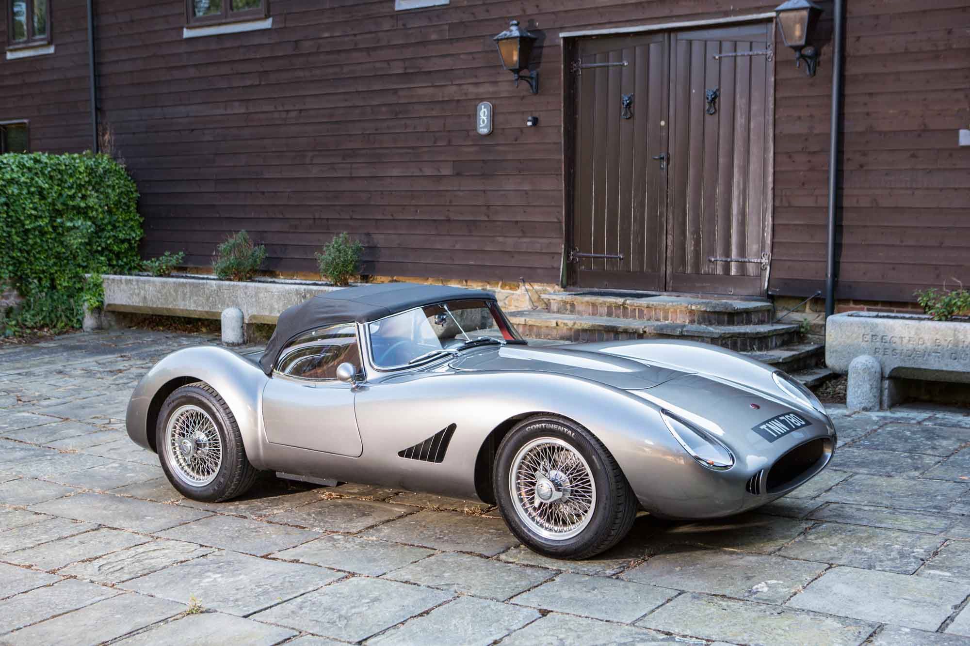 Oto on, one-off Jaguar od CMC