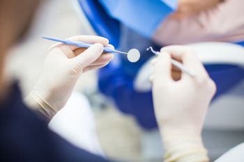 Stomatolog oskarżona o wyłudzenia z NFZ. Ma 682 zarzuty