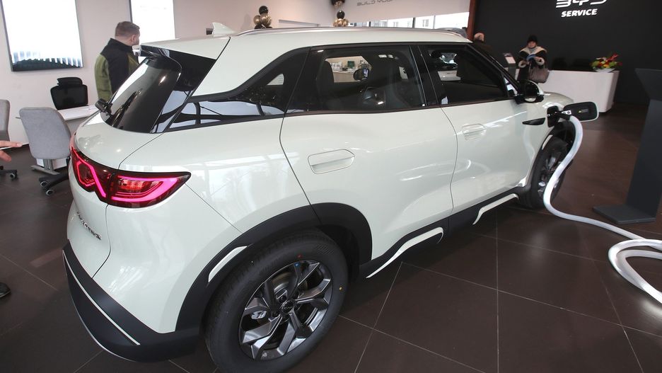 O ile BMW na swoją rosnącą pozycję pracowało już od pewnego czasu, to wyniki Citroena, BYDa, MINI czy Audi można określić mianem zaskakujących.