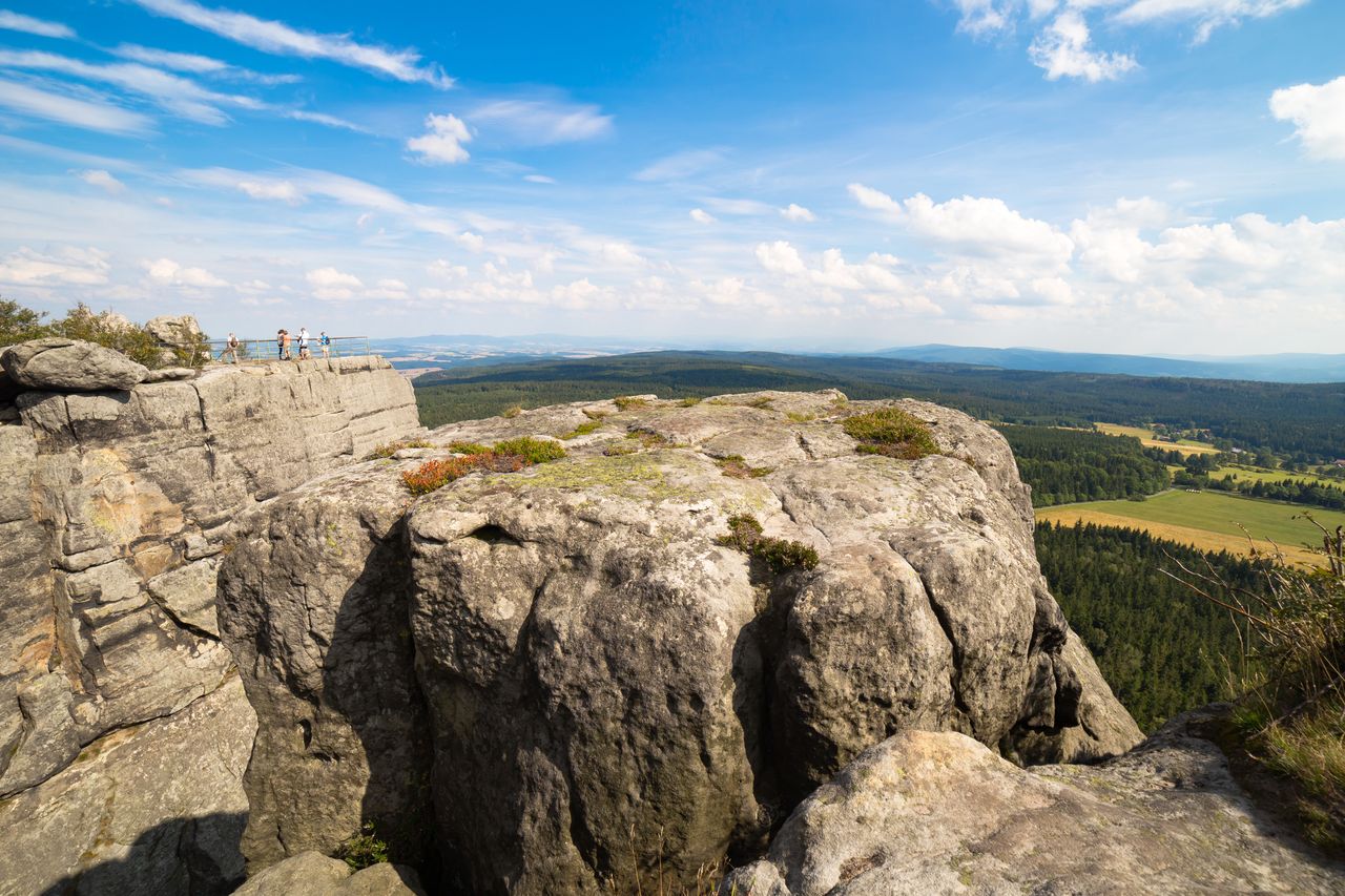 Góry Stołowe. Nie tylko bajkowe "skalne miasto"