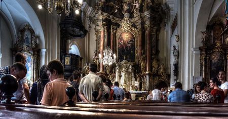 Czy 1 listopada trzeba iść na mszę? Kościół mówi wprost