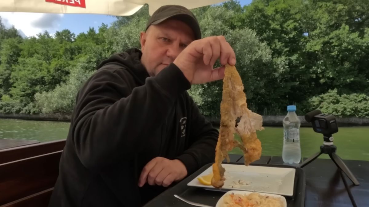 Rozczarowanie po wizycie w smażalni ryb w Dźwirzynie.
