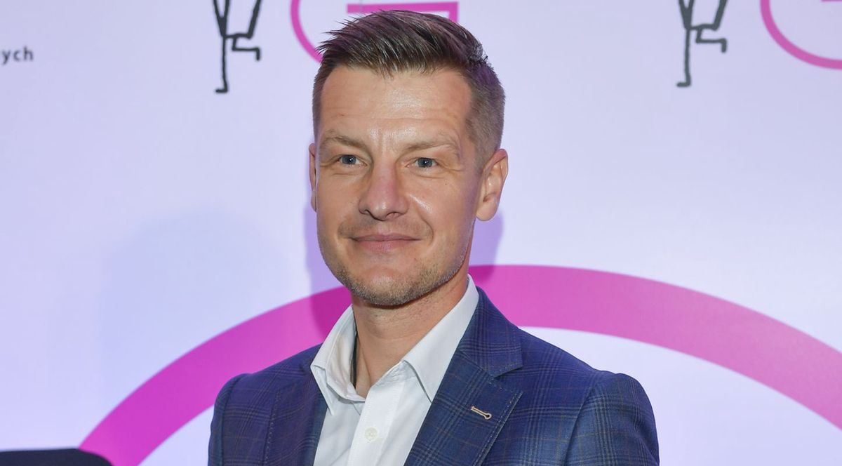Rafał Mroczek zaprosił fanów na ślub swojego serialowego bohatera na Instagramie. Paweł Zduński w końcu się ustatkuje 