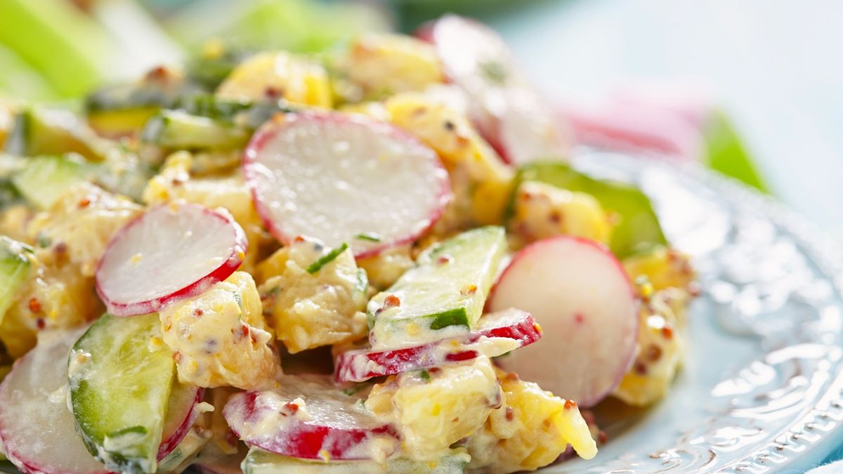 Sałatka ziemniaczana z rzodkiewką do grilla 