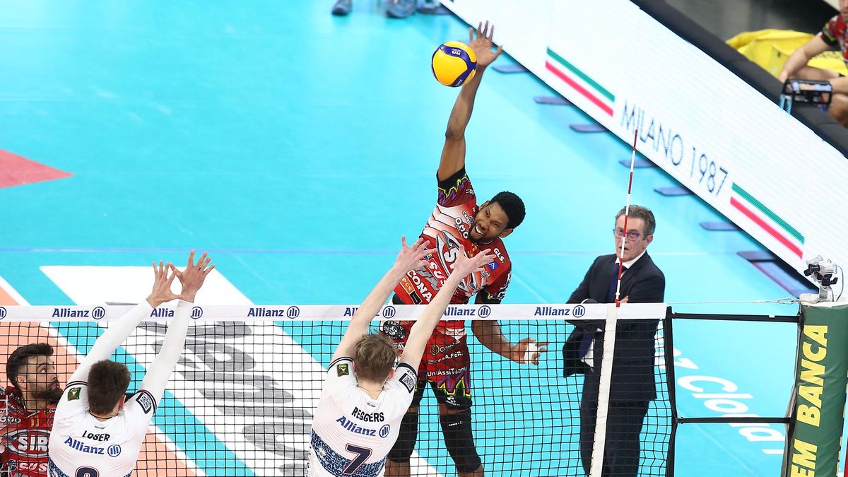 Materiały prasowe / legavolley.it / Na zdjęciu: Wilfredo Leon (w ataku)
