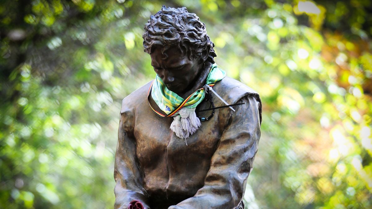 Zdjęcie okładkowe artykułu: Twitter / Williams / Na zdjęciu: pomnik Ayrtona Senny na torze Imola