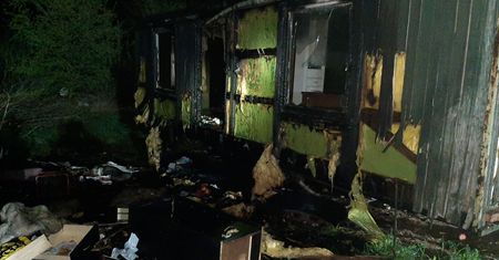 Pożar zamieszkałego barakowozu