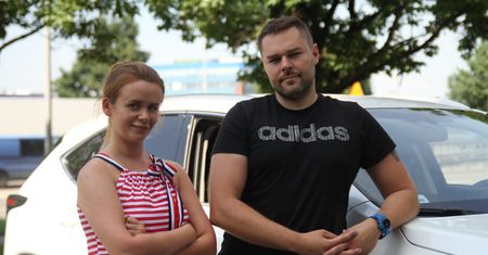 Rozwożą kanapki Lexusem. "To dobry biznes, ale początki są bardzo trudne"