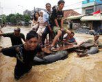 Indonezja: Powódź w stolicy grozi epidemią