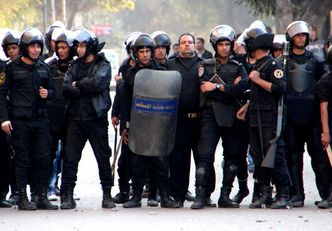 Koptowie w Egipcie. Dwóch policjantów zastrzelonych przed koptyjskim kościołem