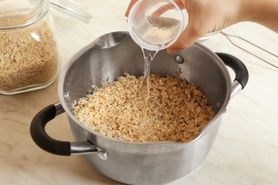 Brązowy ryż – wartości odżywcze i zastosowanie. Jak gotować brązowy ryż?