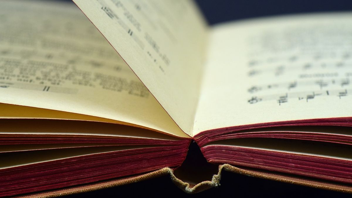 Kwestie związane z autorskimi prawami majątkowymi są regulowane w ustawie o prawie autorskim i prawach pokrewnych