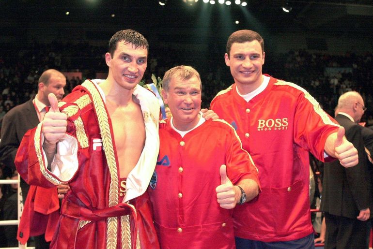 Od lewej: Władimir Kliczko, Frtiz Sdunek, Witalij Kliczko