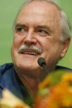 John Cleese uwielbia być egoistą