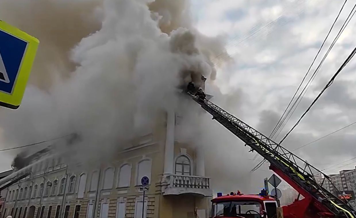 Fire engulfs 1,000 square metres at Tula military hospital