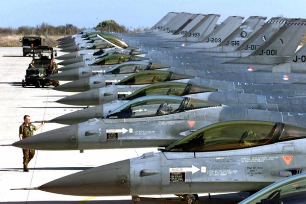 Holandia dostarczy F-16 do walki z Państwem Islamskim. Parlament jutro zatwierdzi decyzję?