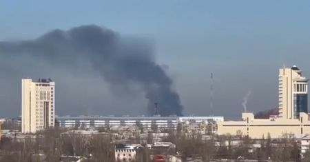 Eksplozja w zakładzie przemysłowym. Kłęby dymu nad Donieckiem