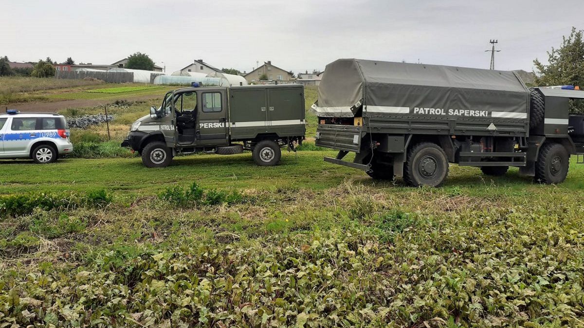 Złotowscy policjanci w ostatnim czasie zabezpieczali kolejne niewybuchy odnalezione na terenie powiatu.